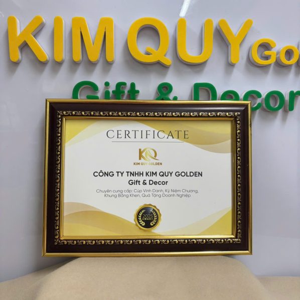Khung giấy khen A3-A4 màu nâu mã 3707 - Giá: Liên hệ