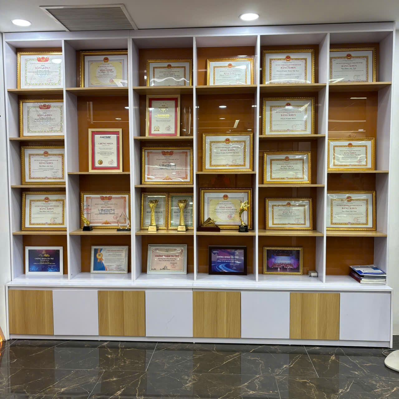 khung bằng khen kính sang trọng