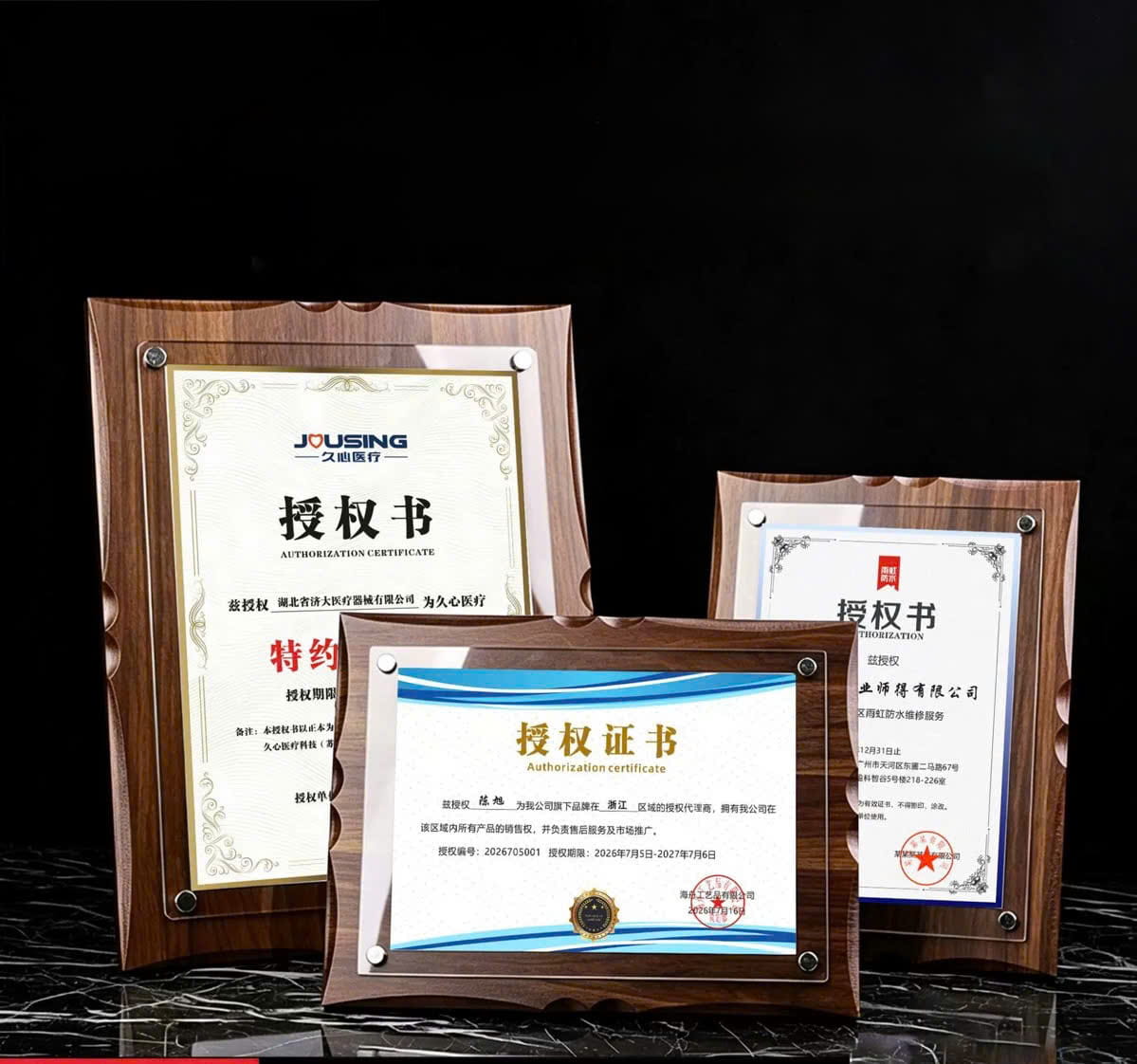 Ưu điểm nền trắng khi thể hiện logo và nội dung