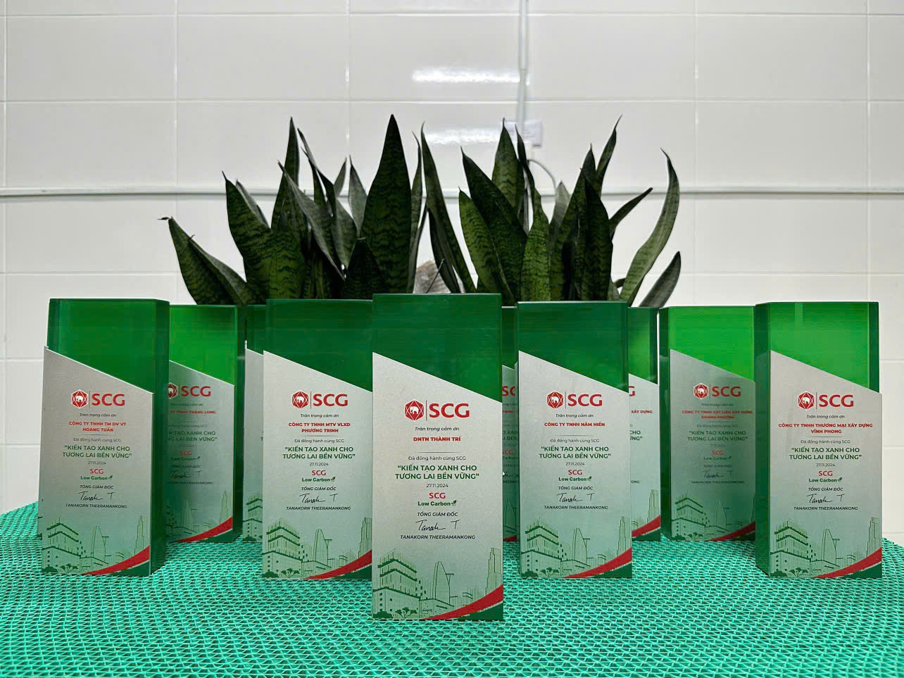 Cúp pha lê cho cuộc thi nội bộ doanh nghiệp